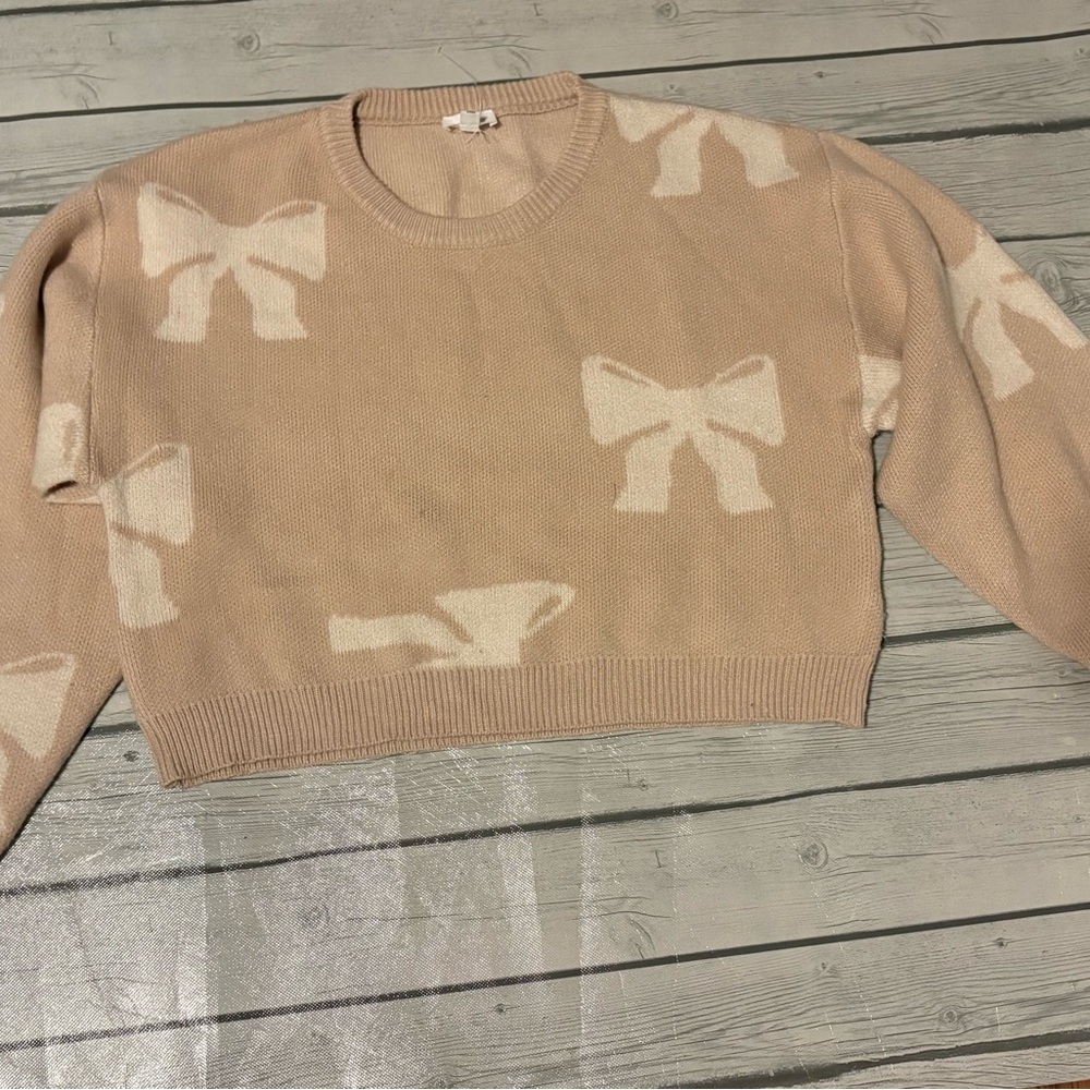 Le Lis Beige Bow Pattern Sweater